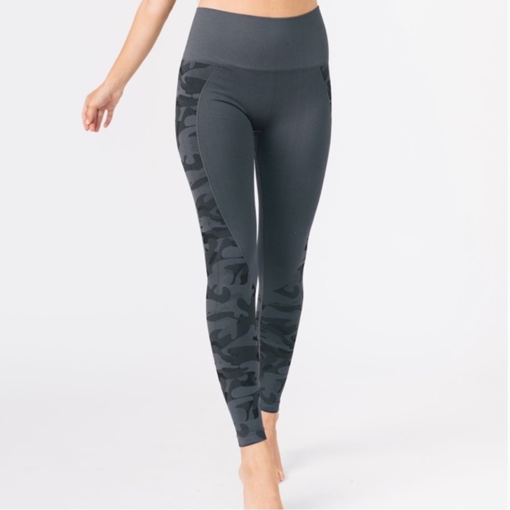 ZYIA Gray Camo Performance Legging